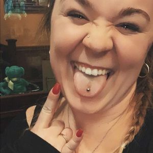 Meet your Posher, Hailey